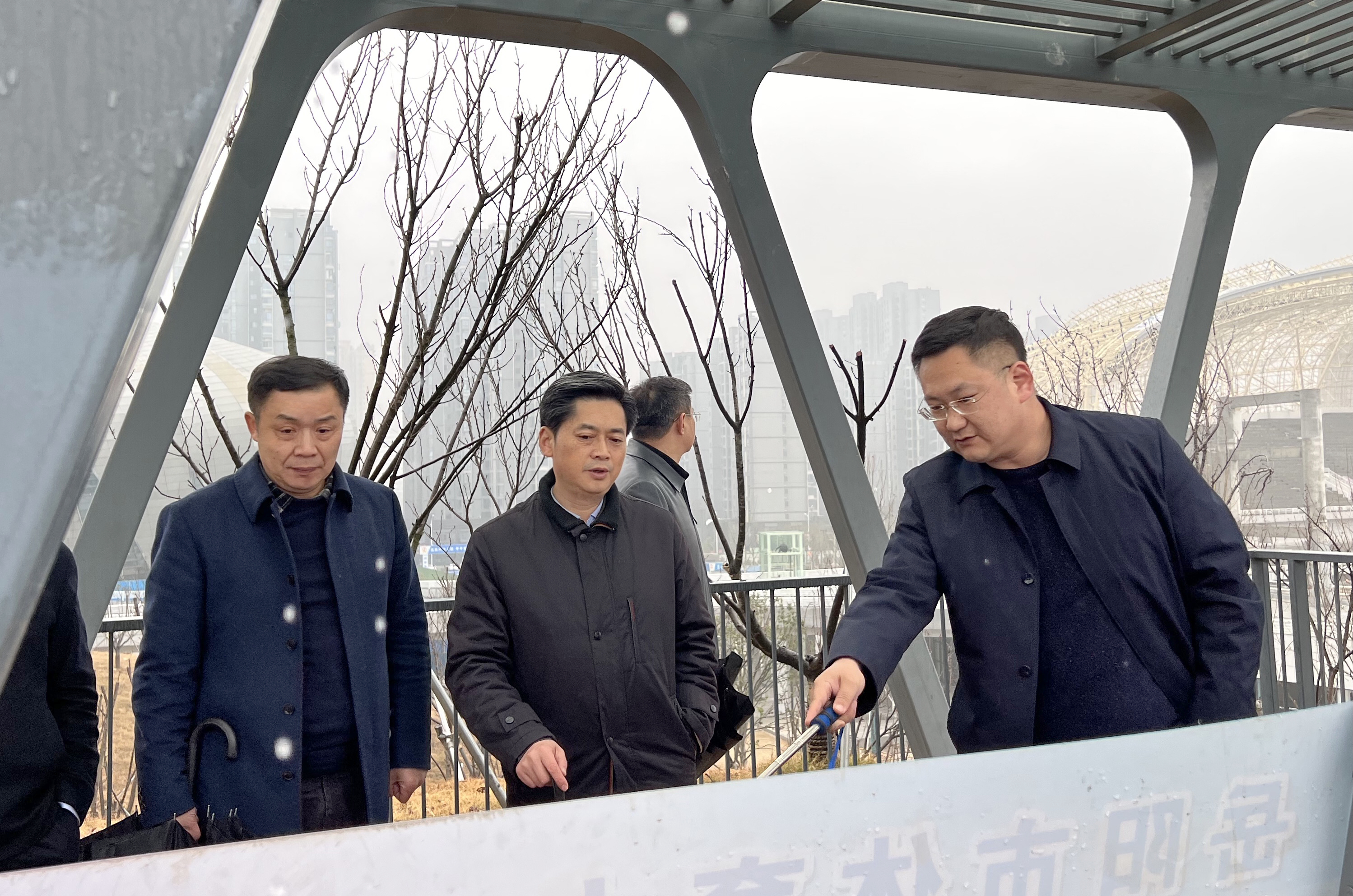 1月24日下午,趙岳平率隊調(diào)研省運會場館建設(shè)工作.jpg 1月24日下午,趙岳平率隊調(diào)研省運會場館建設(shè)工作.jpg